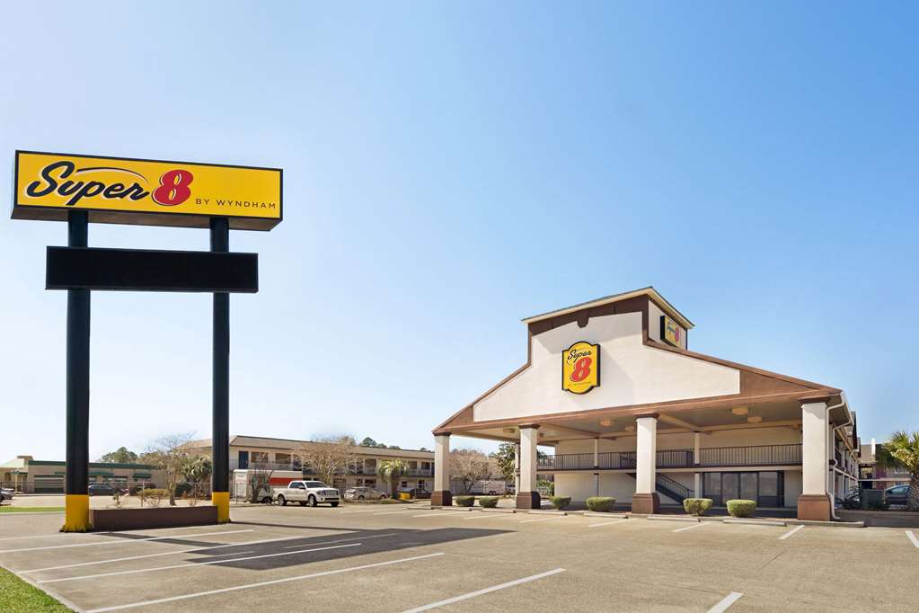 Super 8 By Wyndham Gulfport Biloxi Airport,Near Gulfport Premium Outlets,2 star