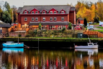 Rivers Hotel,,3 star