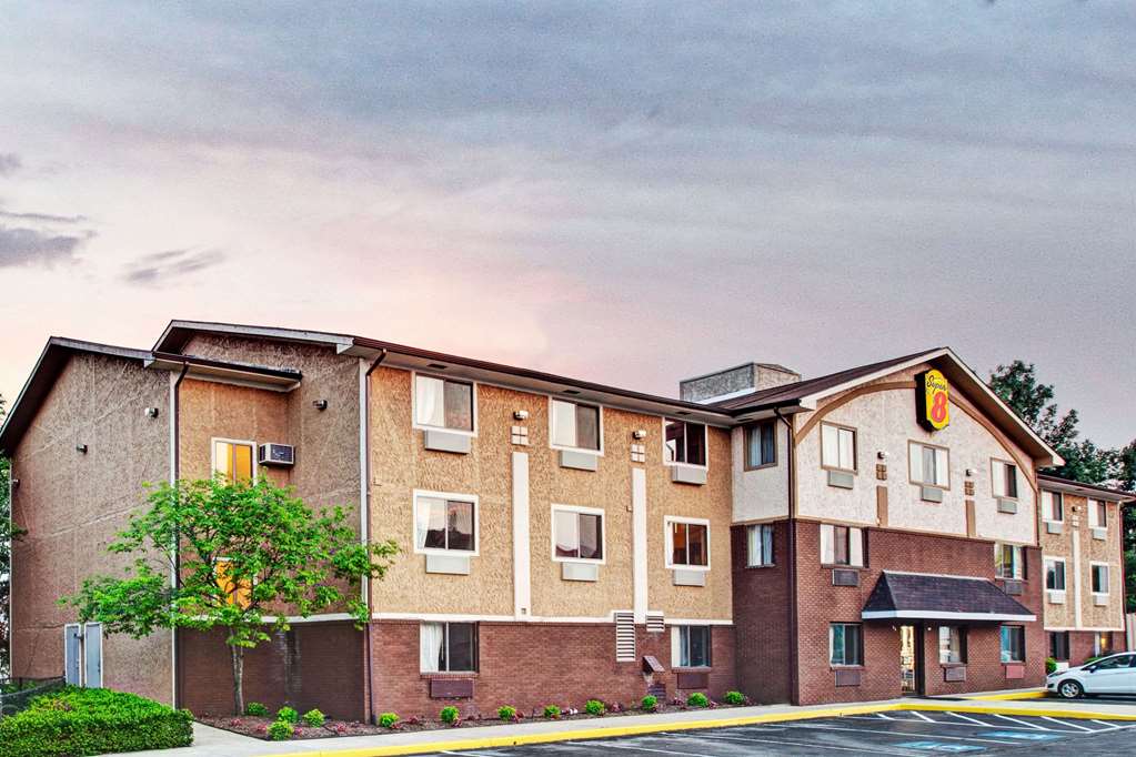 Super 8 By Wyndham Baltimore/Essex Area,Essex>>Baltimore,2 star