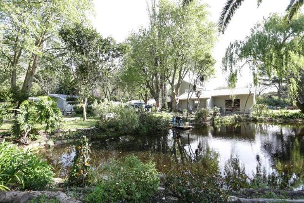 Waterland,,2 star