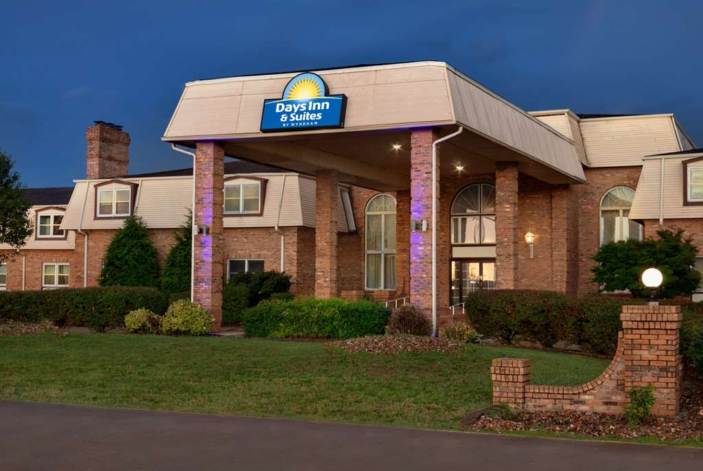 Days Inn And Suites By Wyndham Sikeston