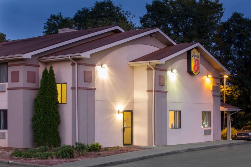 Super 8 By Wyndham Lewisburg,Lewisburg>>Greenbrier County,2 star