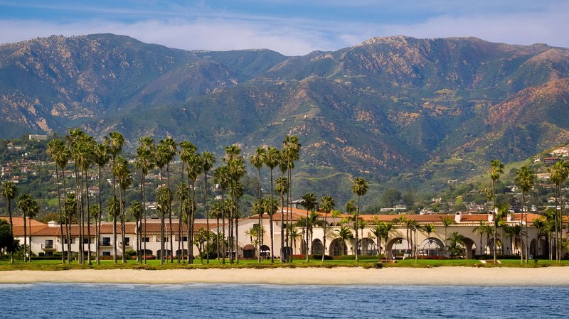Hilton Santa Barbara Beachfront Resort,East Beach>>California,4 star
