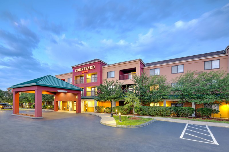 courtyard by marriott manchester boston regional airport
