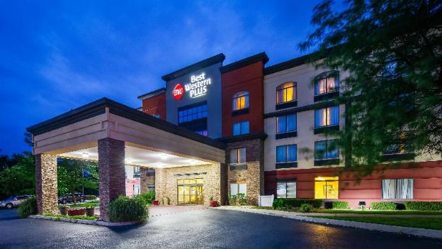 Best Western Plus Harrisburg East Inn & Suites