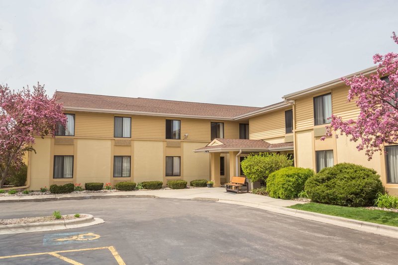 Super 8 By Wyndham Germantown/Milwaukee,Milwaukee>>Menomonee Falls,2 star