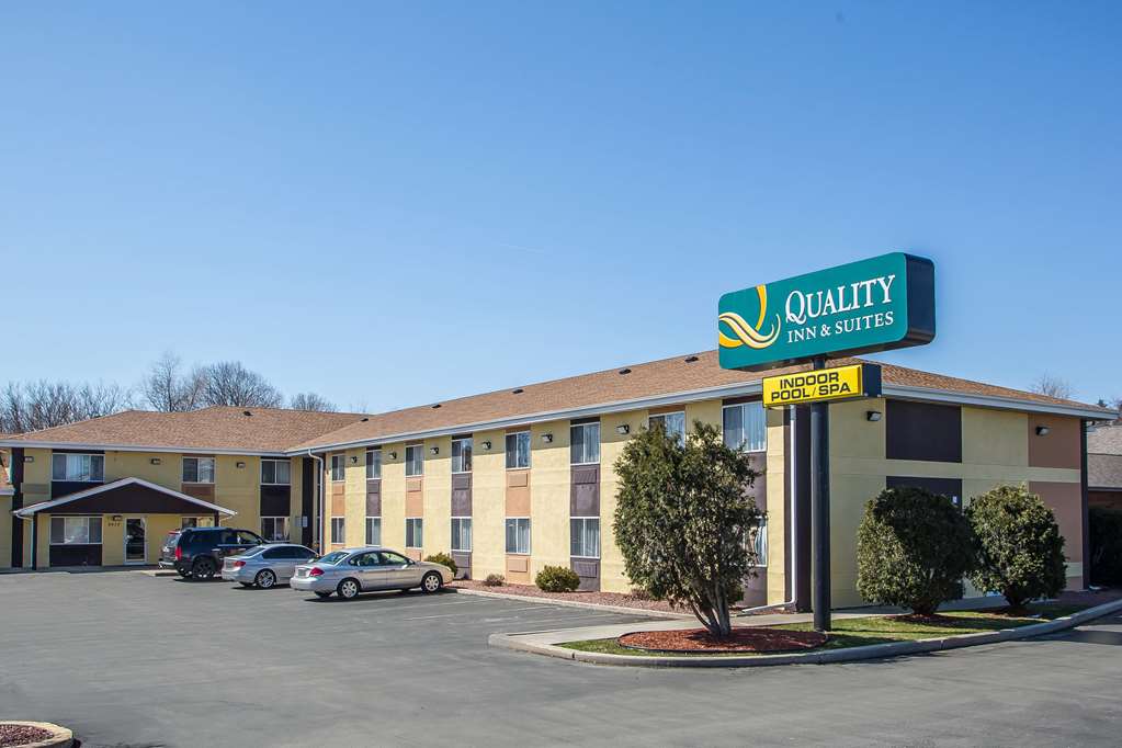 Quality Inn & Suites,Milwaukee>>Cedarburg,3 star