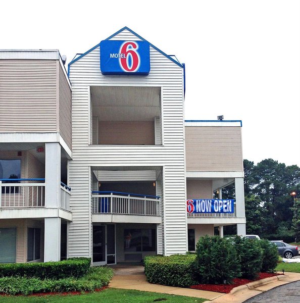 motel 6 raleigh nc north