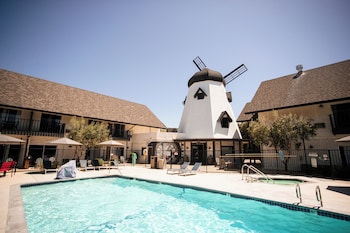 Sideways Inn,,3 star