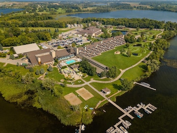 Arrowwood Resort And Conference Center