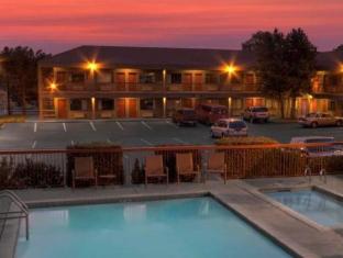 Campfire Hotel,,3 star