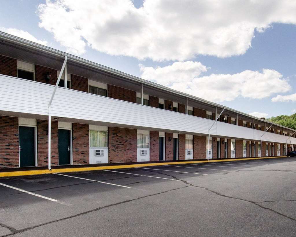 Econo Lodge Inn & Suites,Marlborough>>Boston,2 star