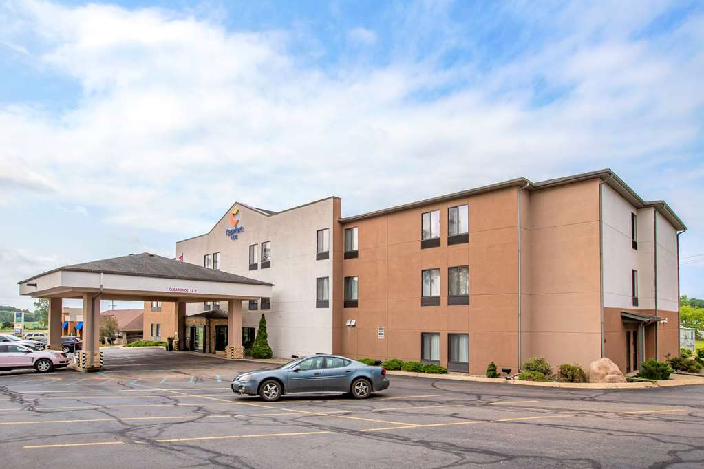 Comfort Inn Charlotte,Lansing>>Charlotte,3 star