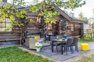 log house kuukkeli teerenpesa