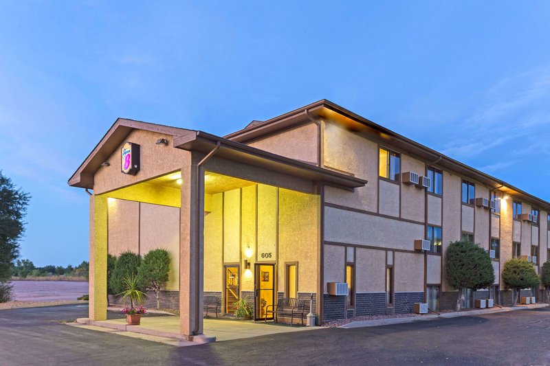 Super 8 By Wyndham Colorado Springs Peterson Space Force,Colorado Springs>>Cimarron Hills,2 star