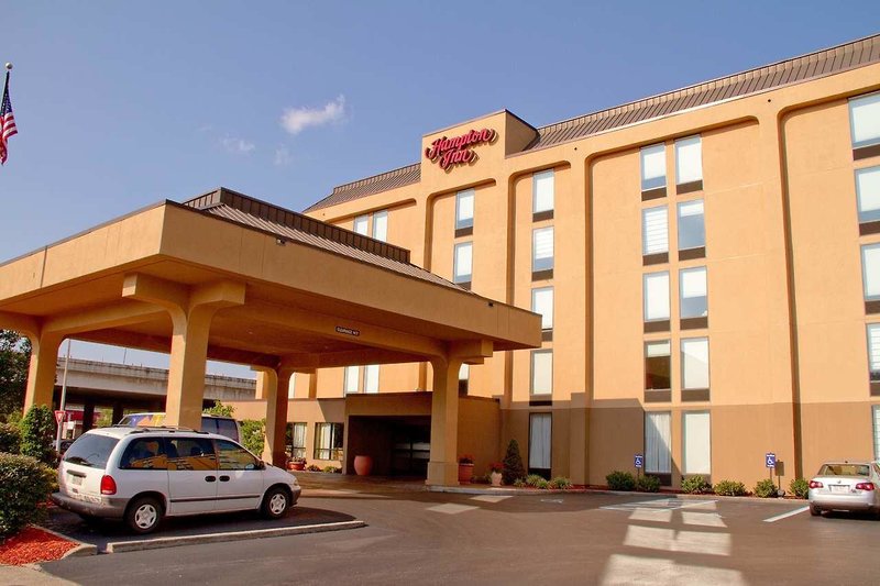 Hampton Inn Charleston-Downtown,South Charleston>>Charleston,2.5 star