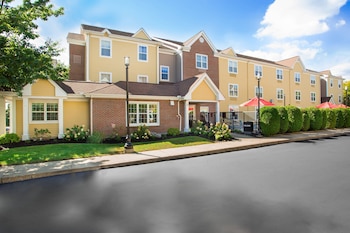 The Residences At Tewksbury,Lowell>>Boston,3 star