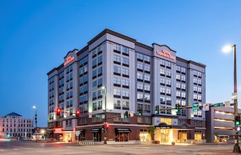 hilton garden inn omaha downtown old market area