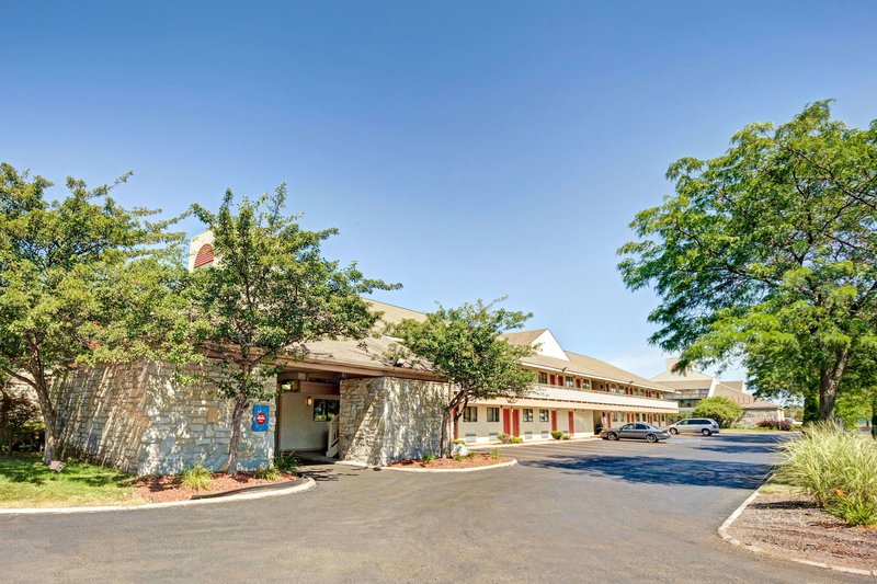 days inn and suites by wyndham monroe
