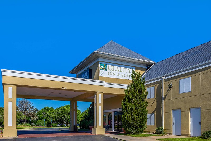 Quality Inn & Suites Coldwater Near I-69