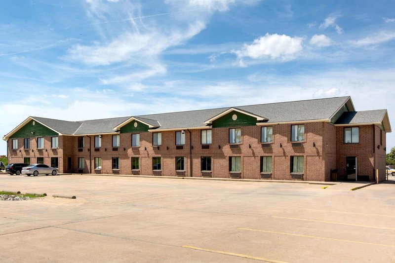 super 8 by wyndham salina i 70