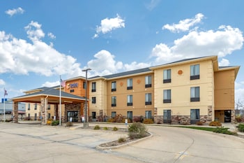 comfort inn and suites cedar rapids north collins road