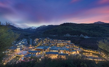 Conrad Jiuzhaigou,,5 star