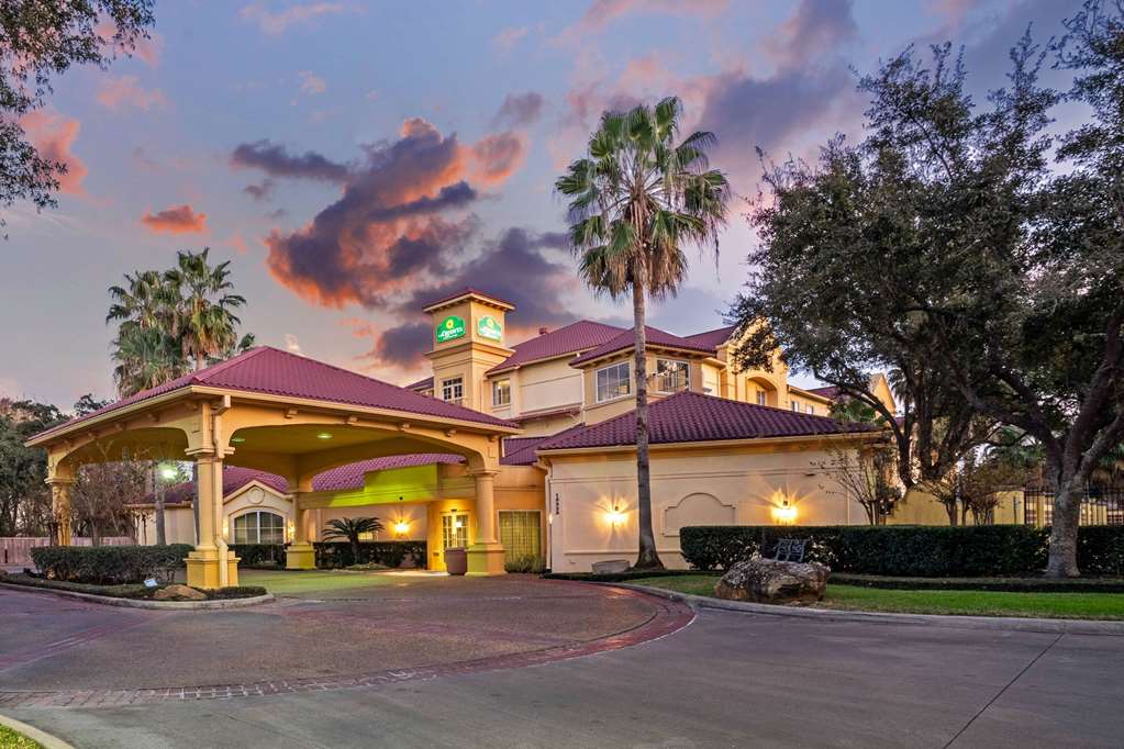 La Quinta Inn & Suites Houston Park 10,Energy Corridor>>Downtown Houston,2.5 star