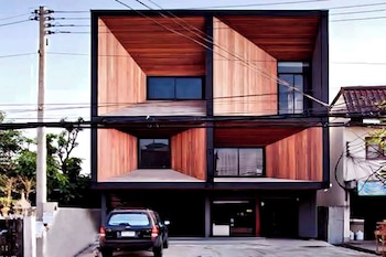 Heyha House,,3 star