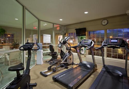 Holiday Inn Express & Suites Sunbury-Columbus Area,Columbus>>Berkshire Township,3 star