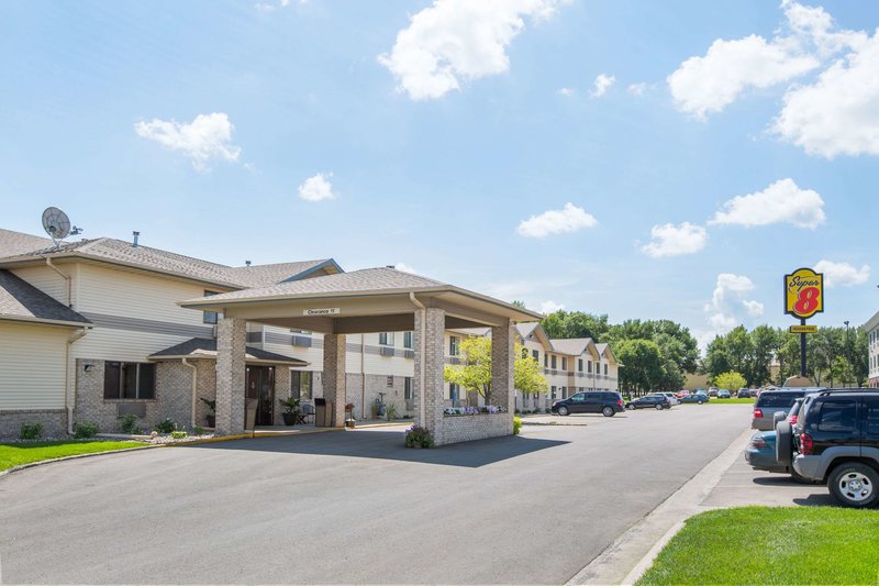 Super 8 By Wyndham Brookings,De Smet>>Brookings,2 star