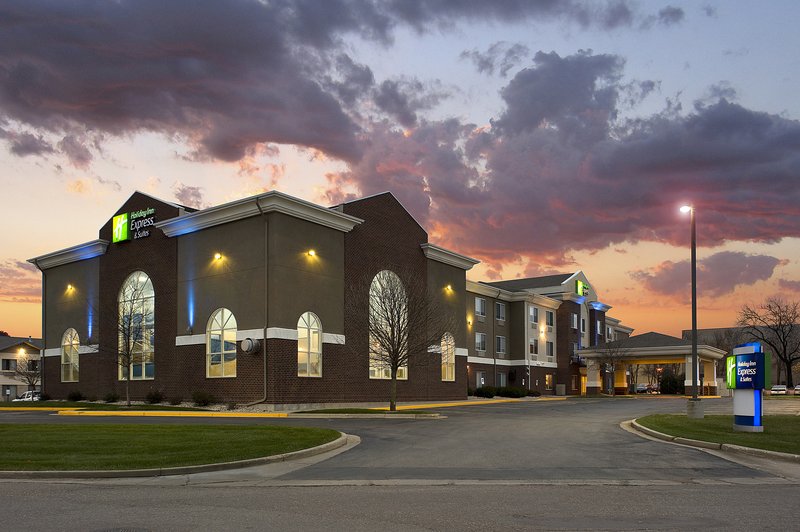 Holiday Inn Express & Suites Brookings, An Ihg Hotel,De Smet>>Brookings,2.5 star