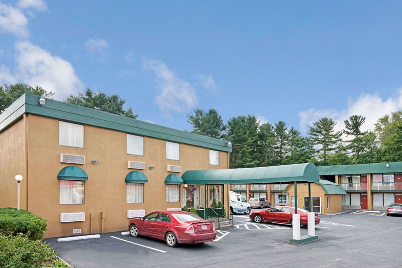 Travelodge By Wyndham Beckley,Near Raleigh General Hospital,2 star