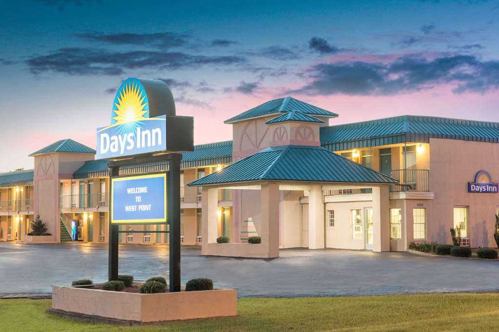 Days Inn By Wyndham West Point