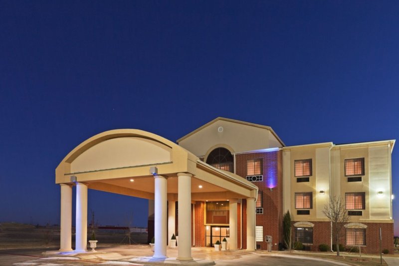 Holiday Inn Express & Suites Plainview, An Ihg Hotel,Plainview>>Lubbock,2.5 star