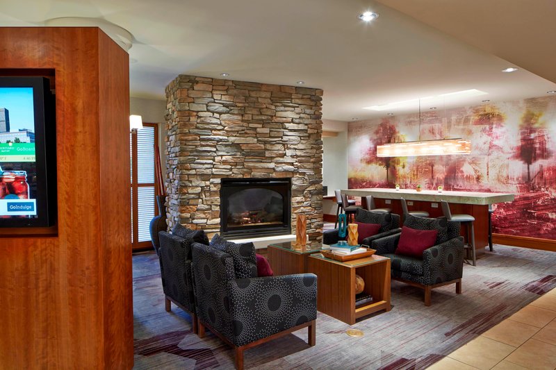 Courtyard By Marriott Rochester Brighton