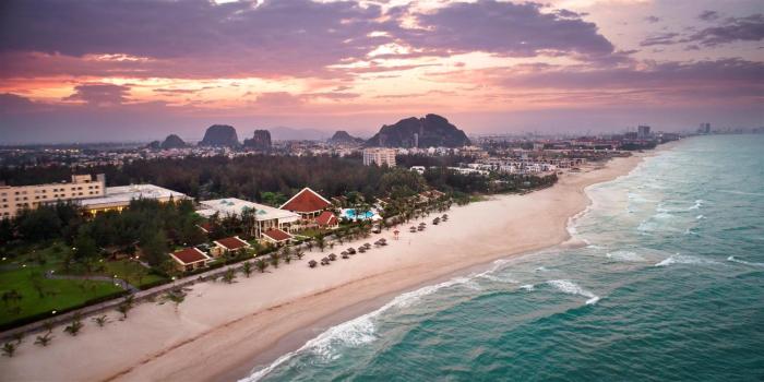sandy beach non nuoc resort