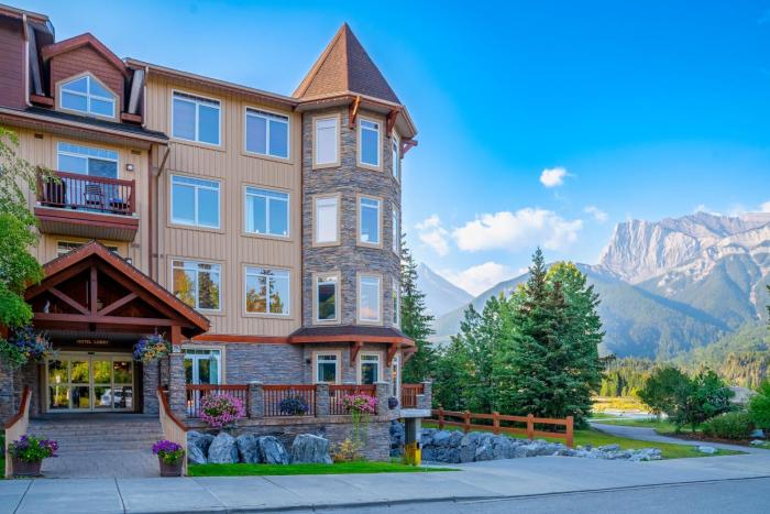 falcon crest lodge by clique