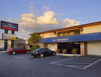 holiday inn express and suites tampa stadium area
