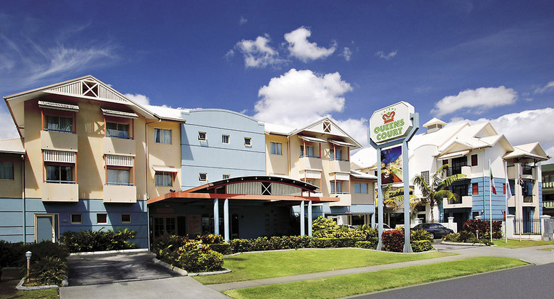 cairns queens court