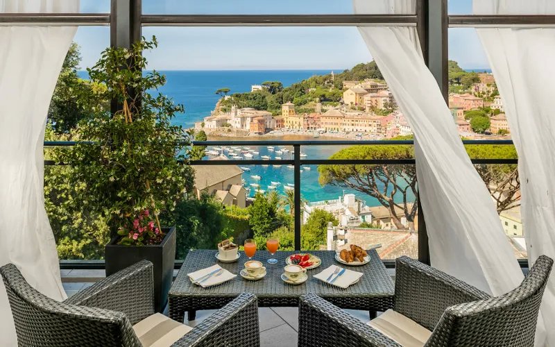 hotel vis a vis