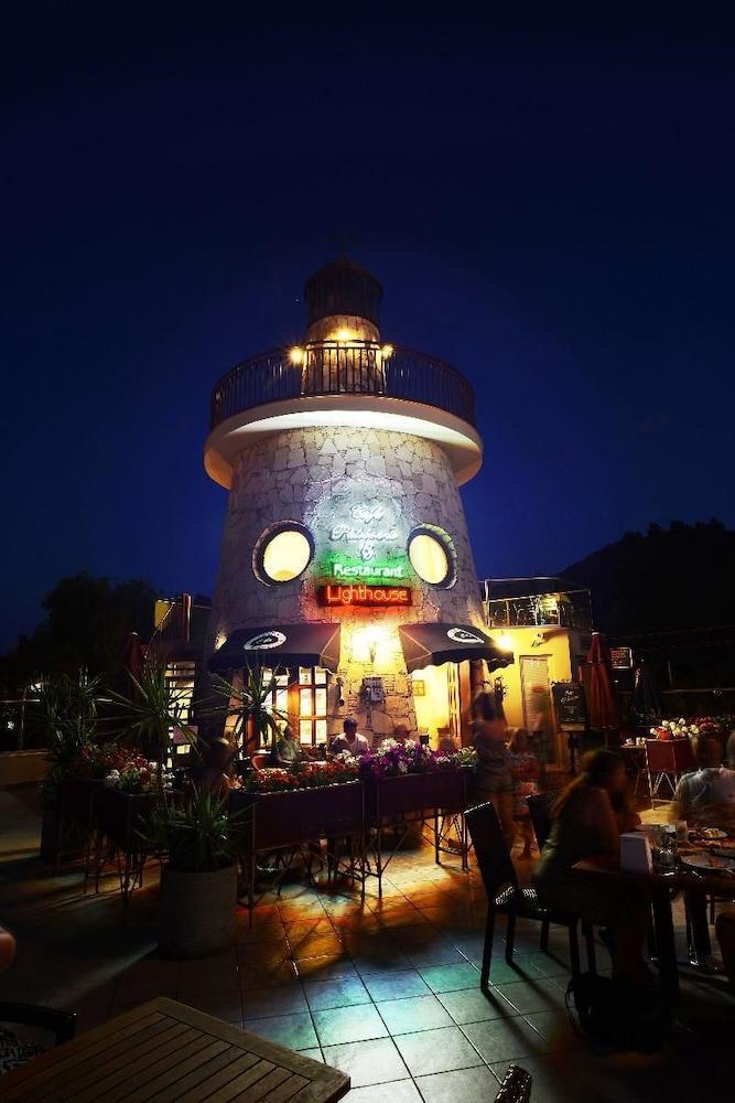 grand cettia hotel