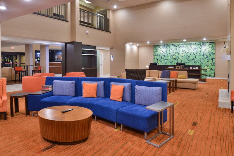 Courtyard By Marriott Decatur