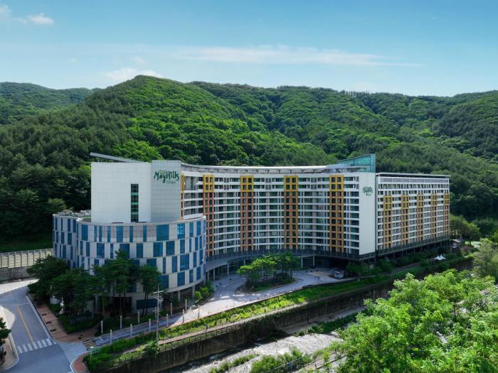 mayhills resort