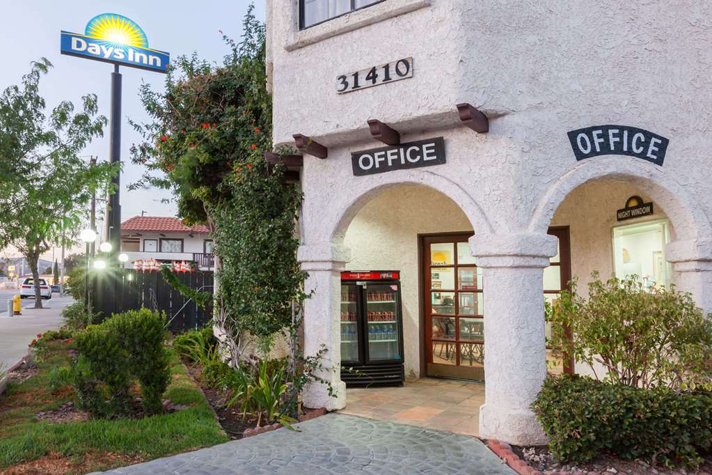 Days Inn By Wyndham Castaic Six Flags Magic Mountain,Los Angeles>>Castaic,2 star