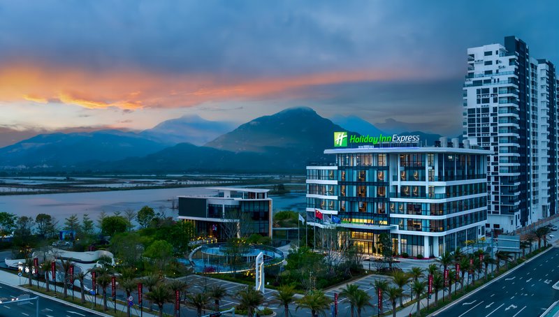 Holiday Inn Express Jiangmen Yinhu Bay, An Ihg Hotel,,3 star