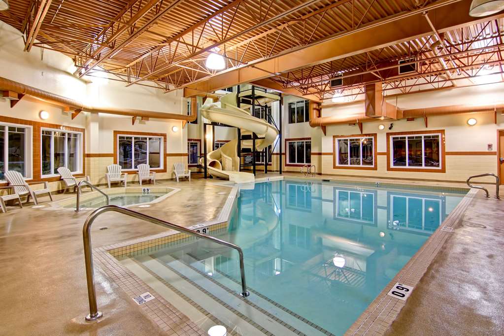 Ramada By Wyndham Ponoka,,2 star