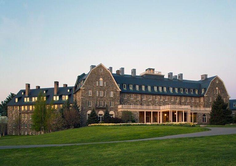 Skytop Lodge