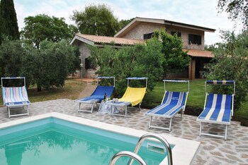 Holiday House For 8 Persons With Pool,,3 star