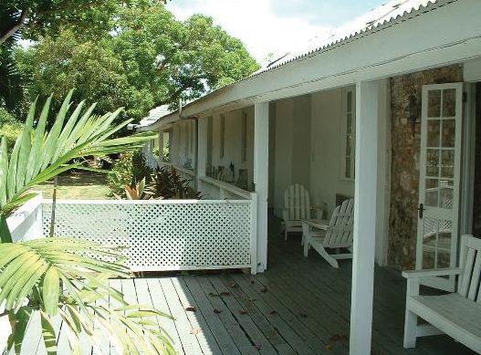 Island Inn All Inclusive Hotel,Near Pebbles Beach,3 star